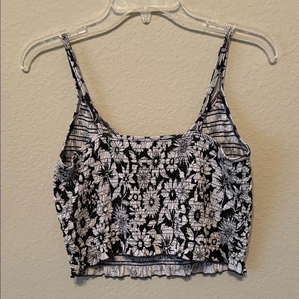 American Eagle Floral Black and White Women's Crop Top - Picture 3 of 5